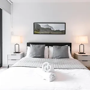 Khayat Homes - The Cosy Cabo - One Bed , London United Kingdom